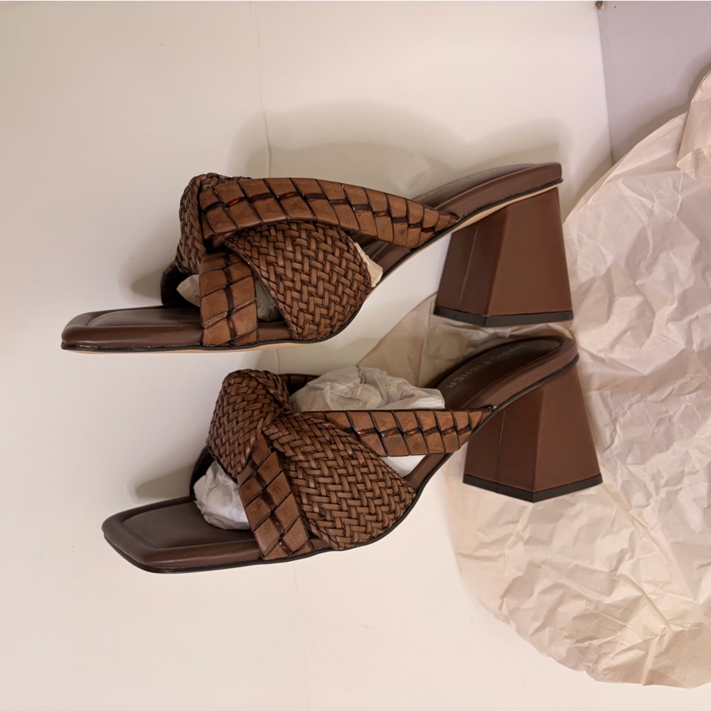 NWT! 🤎 Marc Fisher Macki Sandals Size 7 😍